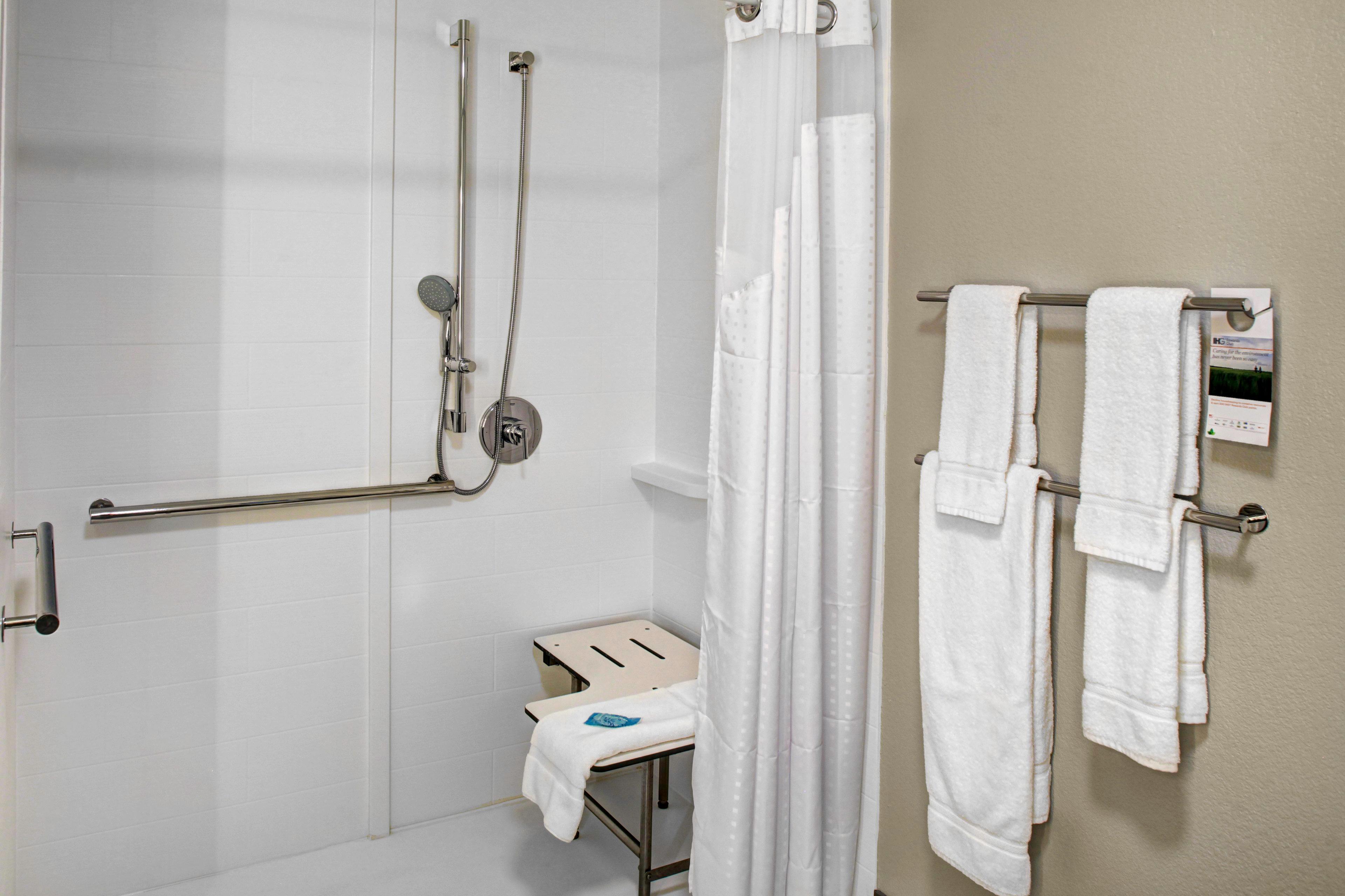 Holiday Inn Express & Suites Coldwater By Ihg Buitenkant foto