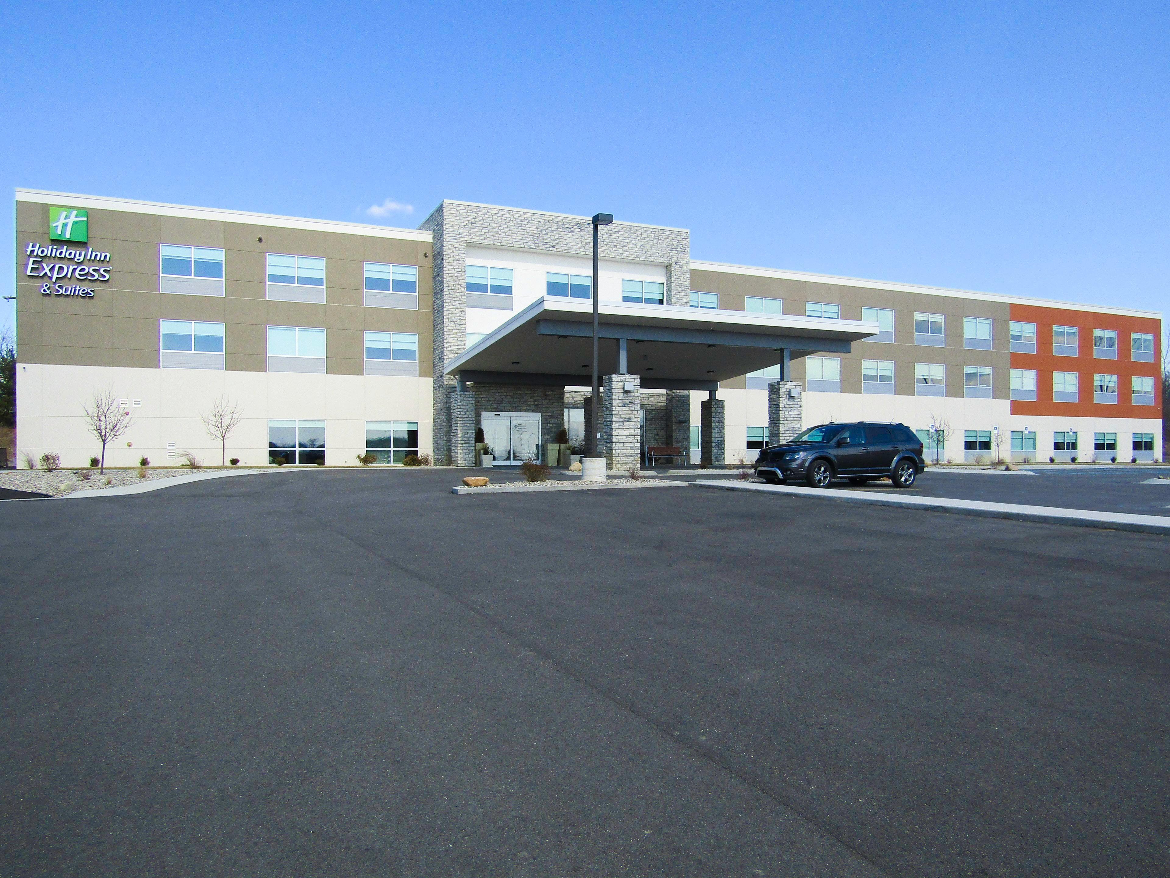 Holiday Inn Express & Suites Coldwater By Ihg Buitenkant foto