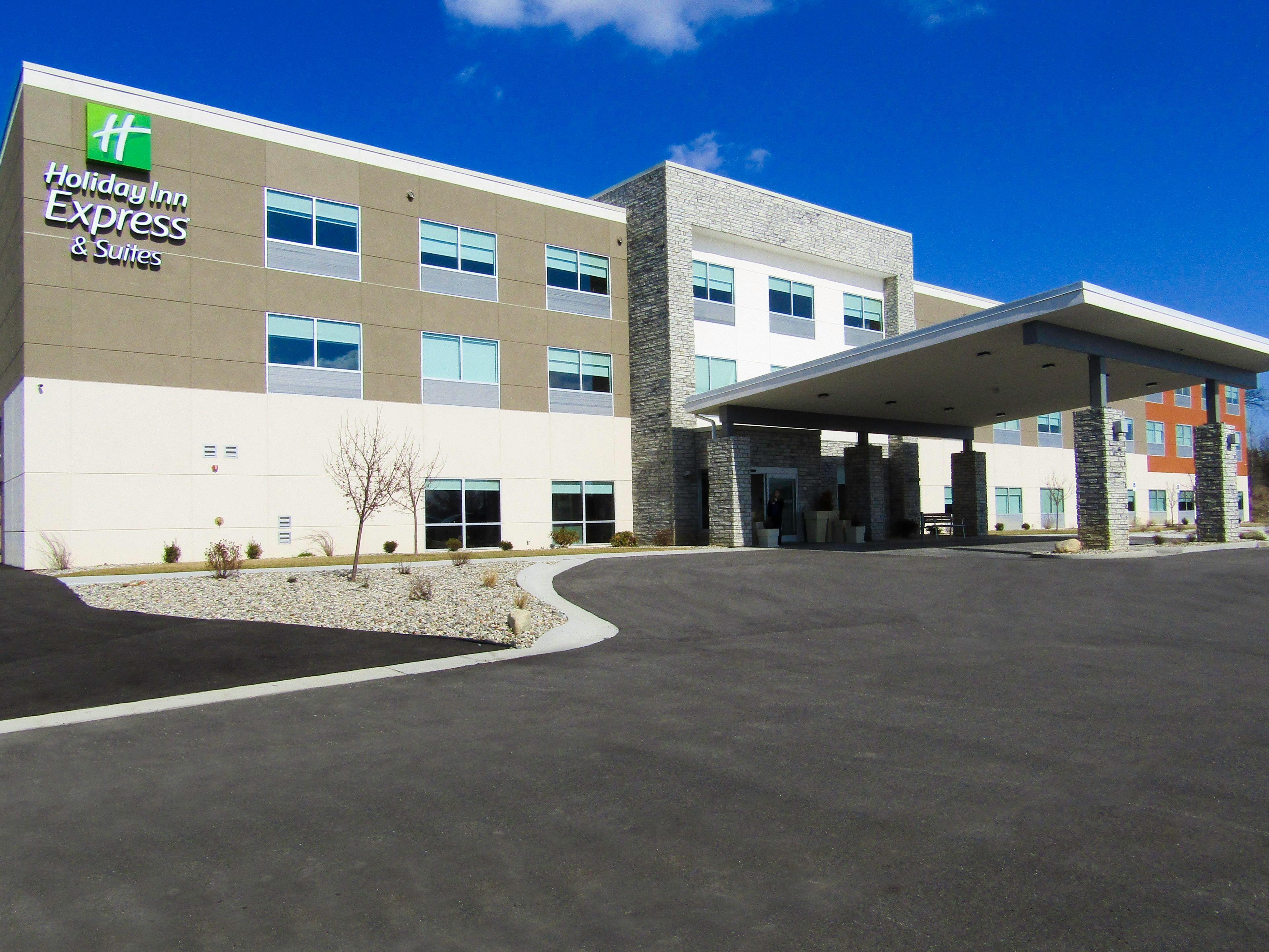 Holiday Inn Express & Suites Coldwater By Ihg Buitenkant foto