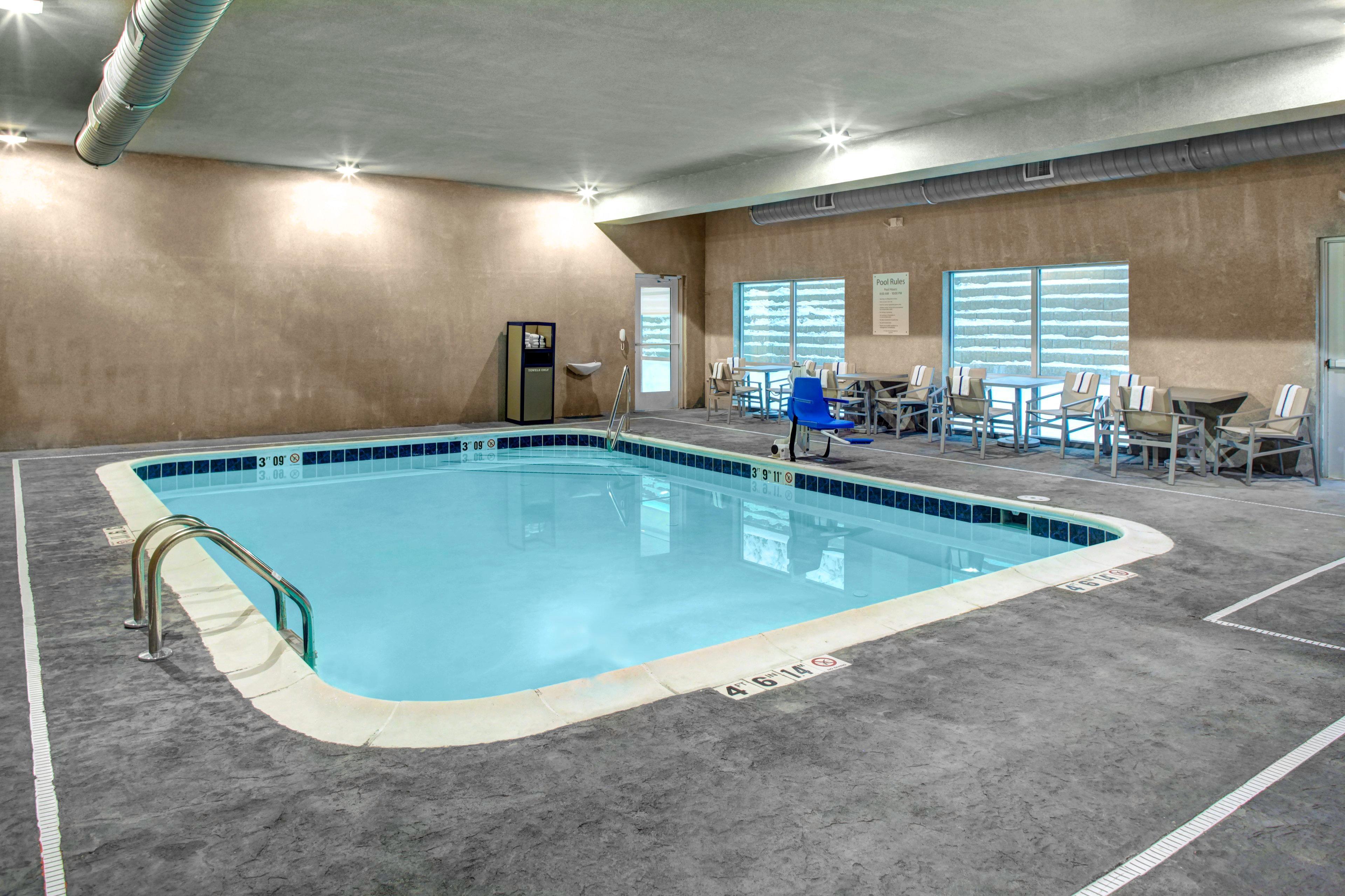 Holiday Inn Express & Suites Coldwater By Ihg Buitenkant foto