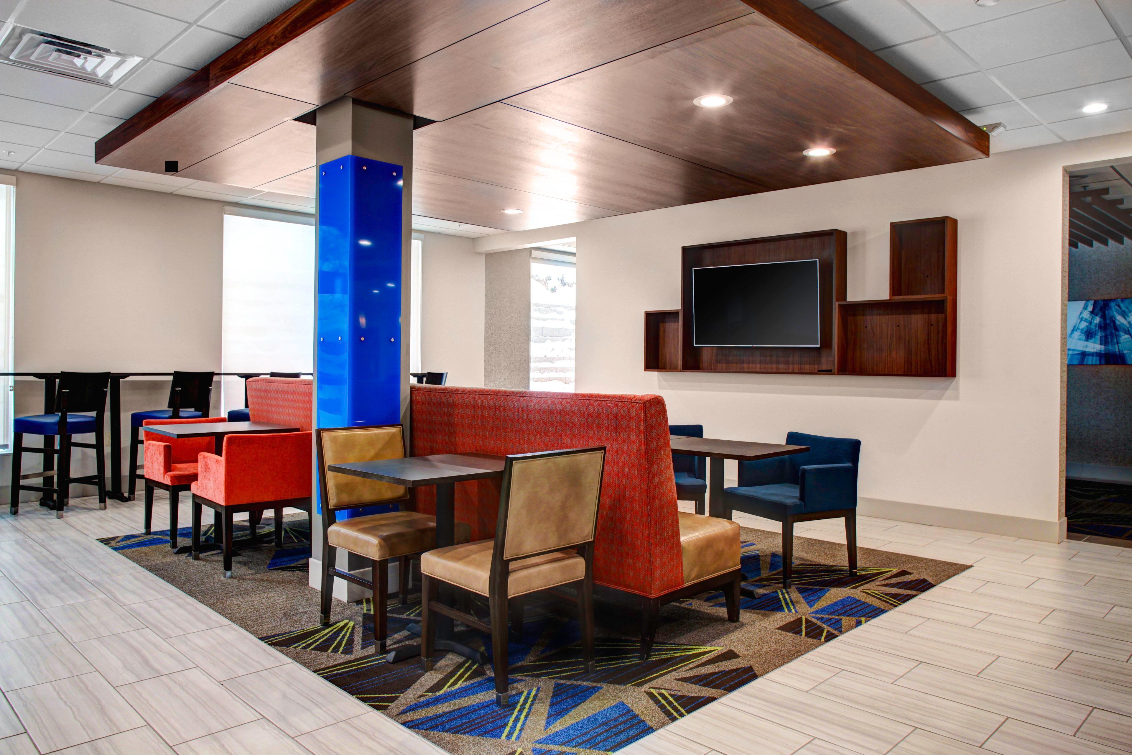 Holiday Inn Express & Suites Coldwater By Ihg Buitenkant foto